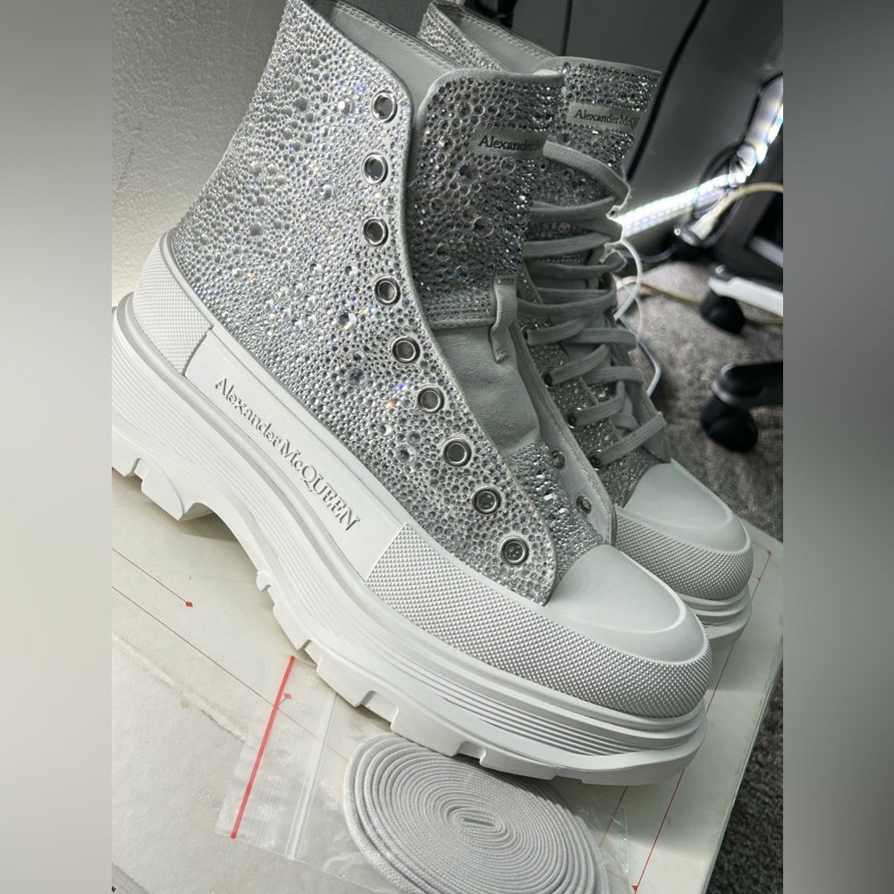 Alexander McQueen SZ 43
